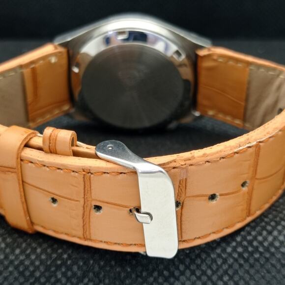 Vintage 1987 Citizen Automatic Mens Silver Watch W/daydate & Gold accents - Picture 2 of 8